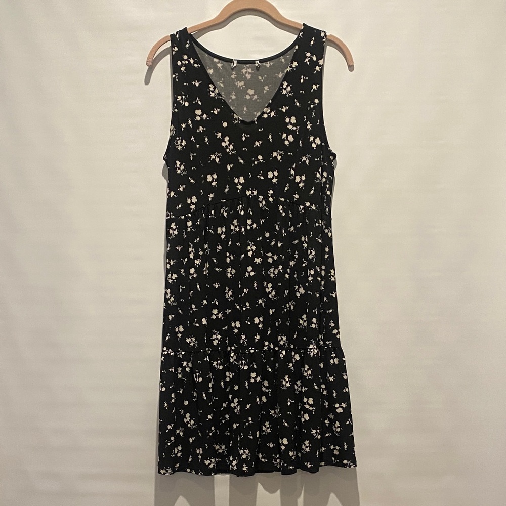 Black Floral V-Neck Midi Dress